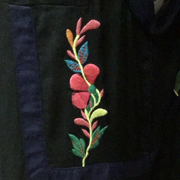 Floreat Embroidered Shirt Top - Picture 5 of 10